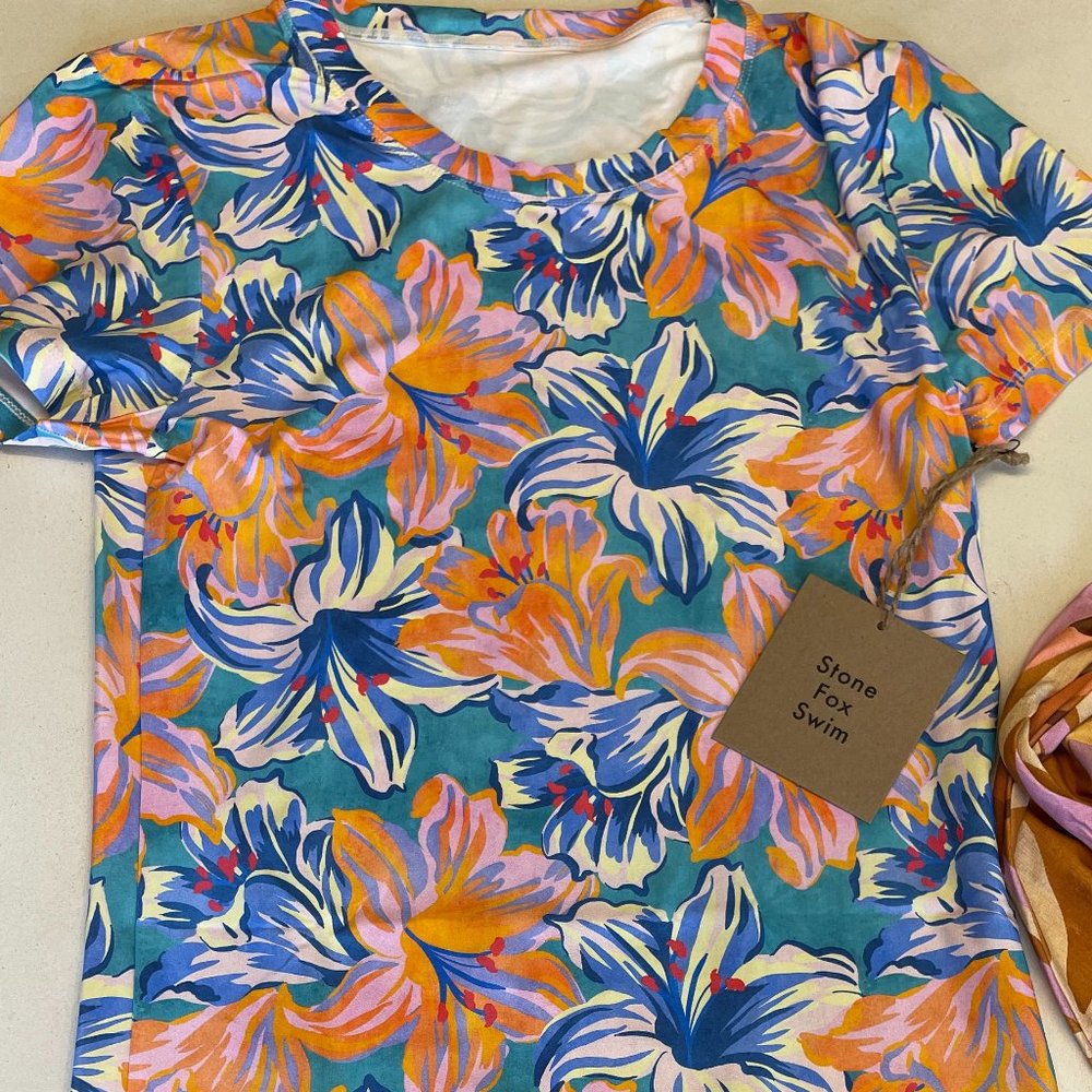 NWT Stone Fox Swim Bambi Baby Tee Dress Sz M (Tropical Lily)